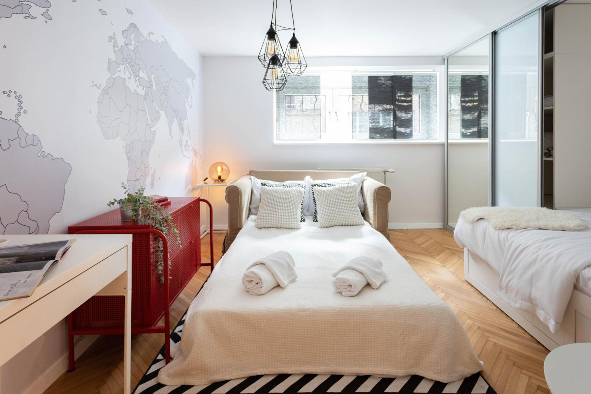 Modern Near British Square Apartment